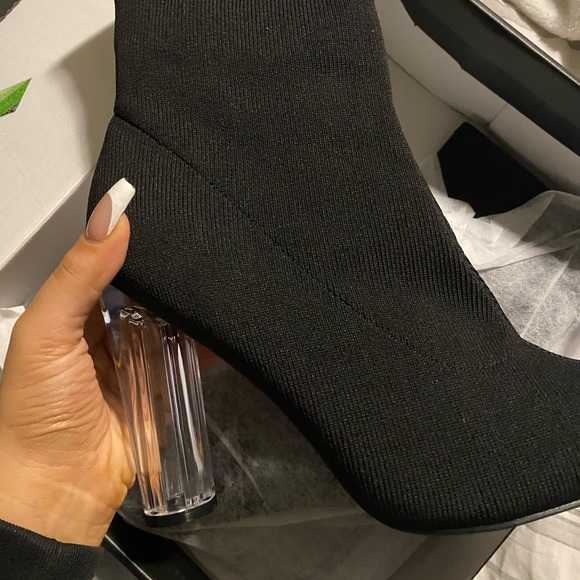 Black/Clear Heeled booties - Picture 2 of 4